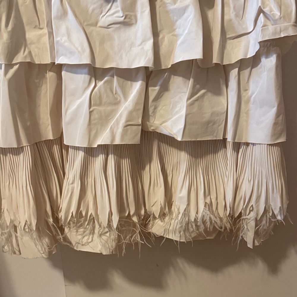 Elegant Cream Ruffled tiered formal evening gown with feathers - Picture 2 of 16